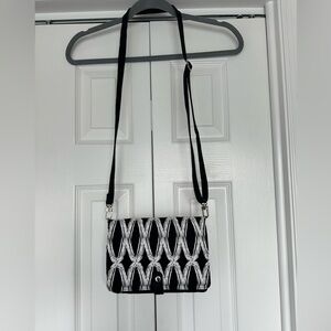 Thirty-One Double Up Crossbody Purse, Black Links Pattern, Black & White. NWOT